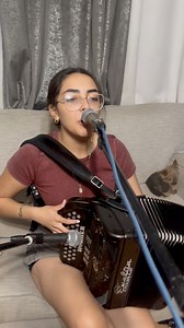 519K views · 21K reactions | El amor por interes al llegar la ruina muy pronto se ira 鸞流 #losconsejos #hohneraccordion #accordion #acordeonistamujer #hohneranacleto | Evelyn Ozuna | Facebook