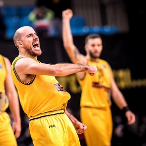 🎩🇪🇸 Quino Colom gets AEK Basketball Club into W column - Spanish magician puts up 26PTS in 28MIN off the bench! | Basketball Champions League