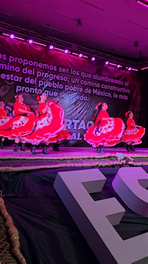 16K views · 407 reactions | Huapangos de Fresnillo, Zacatecas, Espartaqueada Cultural Nacional 2025 #baile #danzamexicana #folklore #BaileMexicano #folklormexicano #folklorico #zonafolklorica #folklor | Zona Folklórica | Facebook