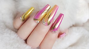 Pink and Yellow Ombre Nails With Feather Nail Art #nails #nailart #nail | Dorota Palicka - International Nail Artist and Educator