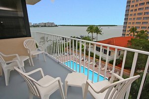 This #FortMyersBeach vacation rental has impressive views of the bay. Watch for dolphins, manatees & pelicans from your balcony! Lovers Key Beach Club 405 is also near Lovers Key State Park & features an on-site restaurant. You'll love this cozy condo! #RoyalShellStyle https://royalshell.me/lovers-key-beach-club-405-fort-myers-beach-vacation-rentals | Royal Shell Vacations
