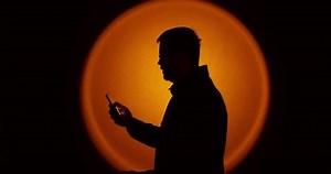 Silhouette de profil latéral d'un homme : vidéo de stock (100 % libre de droit) 3989527271 | Shutterstock