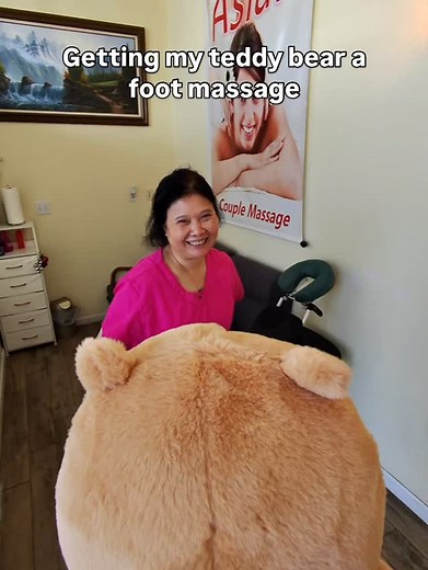 Jay Shields on Instagram: "Teddy Tim had a 10/10 experience, minus the crash out #ted #teddytim #metaglasses #prank #joke #massage"