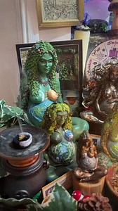 Imbolc Blessings to our Northern Hempishere friends and Lammas blessings to all our Southern Hempishere friends 💙 Brightest Blessings from Avalon ❄️💙🕯️🤍#witch #witchcraft #wichcraftshop #imbolc #candlemass #lammas #wheeloftheyear #glastonbury | The Wonky Broomstick