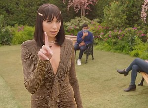 ALBANSKA PROVOKATORKA UVODI NOVA PRAVILA: Dua Lipa komponovala himnu društvenih mreža! (VIDEO)