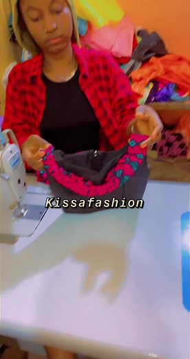 #kissafashion #modelwax #pagnewax #minijupe