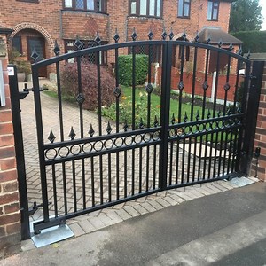 [Hot Item] Luxury Antique Wrought Iron Pipe Gate Iron Gate Fence Model Designs for Home