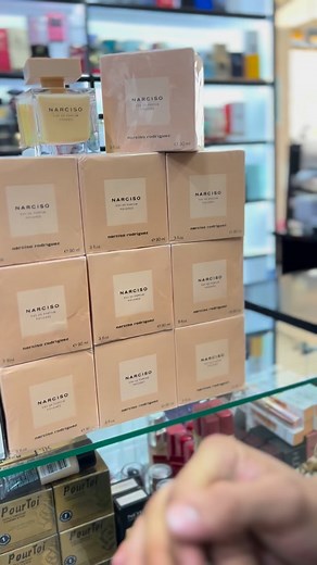 Promooooo😍😍 Prix: 2990da Au lieu 5500 Parfum copy original ✅👌🏼 Narciso poudrée 😍 Libre 😍 Kayali vanilla 28 😍 #cosmetics #followforfollow #followforfollowback #foryou #girls #fypシ # | Cosmétique Assil