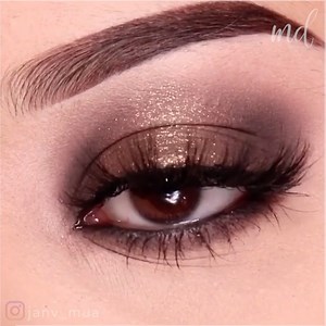 2.8M views · 10K reactions | Gorgeous shimmery brown eye makeup look! | Lilyon | Facebook