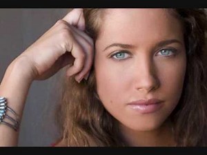 Desperate Housewives - Maiara Walsh Interview