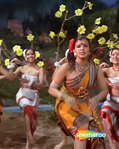 Dhoka Dhoka Hoi Gawa…Jab Dekha Dhokhebaz Sansaar | Movie Lover Boy | Bappi Lahiri, S.Janki | S.H.Bihari | Presenting this beautiful song Dhoka Dhoka Hoi Gawa…Jab Dekha Dhokhebaz Sansaar from the movie Lover Boy in the voice of Bappi Lahiri Follow us for more Bollywood songs. Song Name: Dhoka Dhoka Hoi Gawa…Jab Dekha Dhokhebaz Sansaar Movie: Lover Boy (1985) Singer: Bappi Lahiri, S.Janki Lyrics: S.H.Bihari Music: #ShemarooFilmiGaane #BollywoodRetroSongs #RetroVibes #BappiLahiri #SJanki #SHBihari 