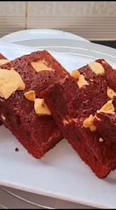 The Ultimate Red Velvet Brownie Recipe – Soft, Chewy & Irresistible! Craving something sweet? Try this delicious Red Velvet Brownie recipe that’s soft, chewy, and packed with rich flavors! Perfect for any occasion—whether it’s a family gathering or a sweet treat just for you. Watch the full recipe here: https://www.facebook.com/share/r/15yfpNkvx4/ Don’t forget to like, share, and comment if you love this recipe! ❤️ #brownies #redvelvet #EasyRecipes #viralreelschallenge #homemadefood | Pyari ruqa