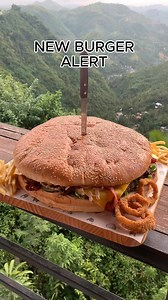 NEWEST GIANT BURGER SA Chef's Corner Bistro - Gullas Heights? The Boss Burgers Big Brother! #burger #food #chefscorner #fypシ #bossburger #GullasHeights #roadtrip #mountainview | NeLaag