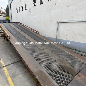 [Hot Item] Raised Expanded Metal Steel Mesh Trailer Ramps