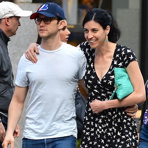 Surprise! Joseph Gordon-Levitt Is Married!