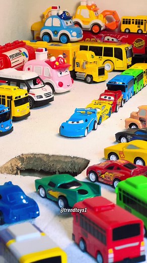 Tayo Racing Car & Bus Push by Wheel Loader Part 44