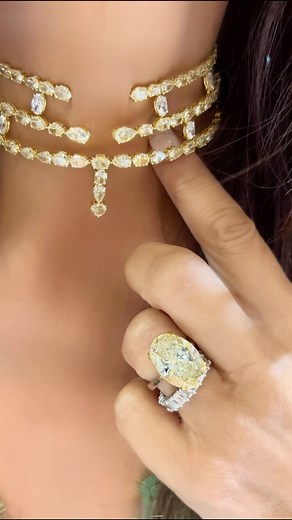 CHOKERS ARE ALWAYS A GOOD IDEA!!! 👏🏻 This fancy yellow diamond one is by @novelcollection and has an assortment of diamond shapes, including heart, oval, and pear shape diamonds, set in a three strand setting. Contact @novelcollection for more details on this beautiful piece. ✨✨💎💎💕💕 #thediamondsgirl#thediamondsgirlxnovel #novelcollection #yellowdiamond #diamond#choker #jewelry | Tracey Ellison