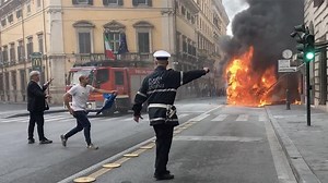 Bus Catches Fire, Explodes In The Heart Of Rome