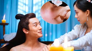 Drama name: Chef Hua [Eng Sub]Chest good touch!He invited his wife to shower together, she was shy💕 #汤敏 #杨成凯 #love #sweet #kiss #romance#ChefHua #HuaXiaomai #Foodie #人间烟火花小厨 #美食 #ChineseFood#古装版李子柒 | Drama Head Quarter