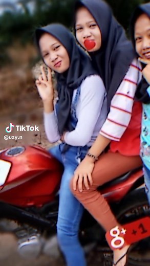 Perbedaan sikem 5 thn silam, Berat Badannya sih sama,apa coba yang beda?😁#sikembar #kembartiktok #fypsounds