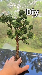 258K views · 46K reactions | Galhos de árvores, espuma de almofada, cola quente e tinta, esse é um passo a passo completo para você fazer a sua produção dessa árvore muito realista para usar em seus projetos, decoração ou onde você imaginar ! #diyprojects #diycrafts #diydecoration #maquete #diorama | FranArtes - Esculturas | Facebook