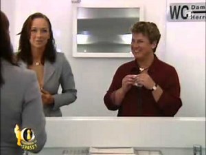 Caméra Caché : Piégée dans les toilettes des filles