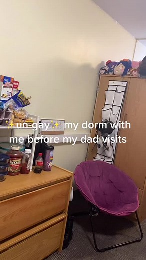 Creative LGBTQ Dorm Room Setup Tour