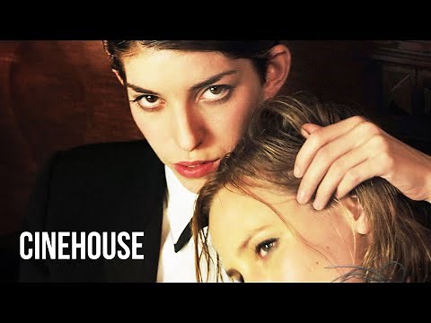 Lesbian temptress lures newcomer to sleep with her | Lesbian Romance | Gigola