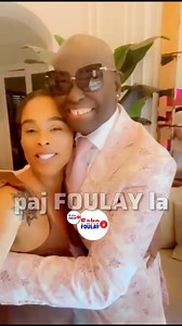 Ba yo fleur pandan yo vivan ak nou. Montre yo yo enpotan, montre yo nou apresye yo, nou renmen yo—— pandan yo vivan. Mèsi. Blonde ou toujou mete valè sou valè atis parèy ou yo san endimidasyon, san ipokrizi, san konpetisyon. E se sa nou plis renmen lakay ou isit la. Rest in Peace King Larosse. | Foulay