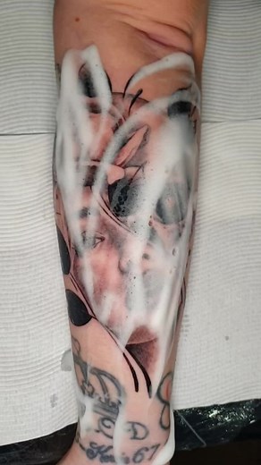 Feminine Face Tattoos That Celebrate Beauty