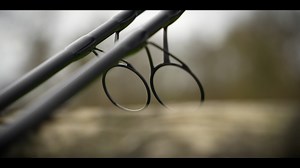 SOLID AND RELIABLE CARP ROD! ☀️ The Ultimate Indura X Carp Rod is a solid and reliable choice for the serious carp angler. With a test curve of 3lb and a length of 12ft, this rod offers excellent power and control. The 30 24T carbon blank provides a lightweight but durable construction, while the stainless steel guide eyes ensure smooth line routing. The rod is equipped with a 50mm starting guide and metal buttcap, and the fully shrinkwrap handle offers a comfortable and firm grip. Perfect for l