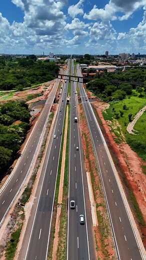 21K views · 1.9K reactions | A concessionária Via Rondon liberou três quilômetros de novas pistas laterais no sentido leste da rodovia Marechal Rondon (SP-300), em Araçatuba/SP. @aracatubavistadecima  . . . #araçatuba #aracatubasp #araçatubasp #araçatubacity #dronephotography | Araçatuba Vista de Cima | Facebook