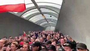 De PSV-supporters onderweg naar de Arena! | Voetbal Ultras