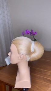 🌹🌹A chignon is a popular type of hairstyle. The word “chignon” comes from the French phrase chignon du cou, which means nape of the neck. Chignons are generally achieved by pinning the hair into a knot at the nape of the neck or at the back of the head, but there are many variations of the style. ✨ #made_by_alexander #fashion #art #elle #vogue #bazar #hairstyling #updospecialist #hairfy #limage_gmbh #hairclips #haireducation #skills #education #fashiontutorial #longhairstyles #wedding #hairbra