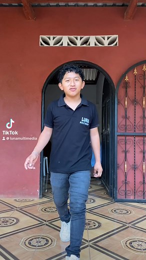 18K views · 296 reactions | SÍGANNOS EN TIK TOK 﫣 #lunamultimedia #humor #viral #tiktok | Luna Multimedia | Facebook