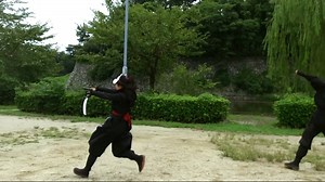 Nagoya Castle, a sightseeing spot that represents the Aichi Prefecture. The castle was built by Shogun (Commander-in-chief) Ieyasu Tokugawa during the Edo period (1603-1868) with golden Shachihoko (an imaginary creature with a tiger head and fish body) sitting upon both ends of the castle tower. There are lots of highlights like the vast and scenic Ninomaru Garden that measures about 30,000 square metres, and the Jorakuden in the Honmaru Goten, where the ceiling and fusuma paintings are brimming