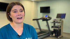 👣 Looking for a new direction in life? Podiatry was the perfect course for mature student Jenny. “I really love that we have an on-site Podiatry clinic, so that every week I get the chance to practice my techniques and learn how to interact with patients. With such a hands-on career getting to practice in an environment you’re comfortable in is great, and getting to see patients with conditions you’ve learnt about in your lectures really cements the theoretical knowledge.” 🦶Read more of Jenny’