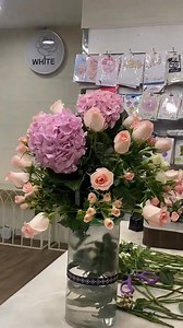 28K views · 304 reactions | Beautiful round shape centerpiece  #fypageシ #fblifestyle #fbreelsfypシ゚ #fypviralシ #fypreels #fypシ゚ #wedding #fyp #flowers @highlight | Abel Pacleb Pacun | Facebook