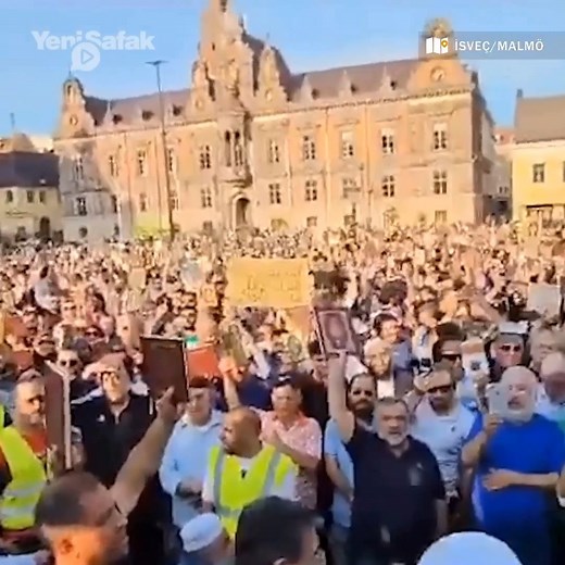 3.8K views · 157 reactions | Thousands of Muslims in Sweden recite the Quran In response to recent acts of desecration targeting the Quran, thousands of Muslims congregated in the city of Malmö, Sweden, to collectively recite the holy scripture. #Quran #Swedish #Muslims #Islamophobia | Yeni Şafak | Facebook