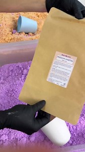 Passion Martini bath dust 😍 launching 1st July! Bath dust is the exact same thing as a bath bomb except we haven’t pressed it into a shape!! Bath dust is amazing as you can use as much or as little as you’d like at a time. Pour under the running hot tap for LOADS of bubbles!! 😍 | Into The Eve