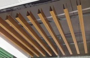 [Hot Item] Techo Suspendido de Aluminio con Impresión en Madera para Decoración de Edificios de Supermercados y Plazas