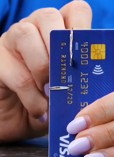 This girl made a jacket out of zip lock bags! | 5-Minute Crafts GIRLY