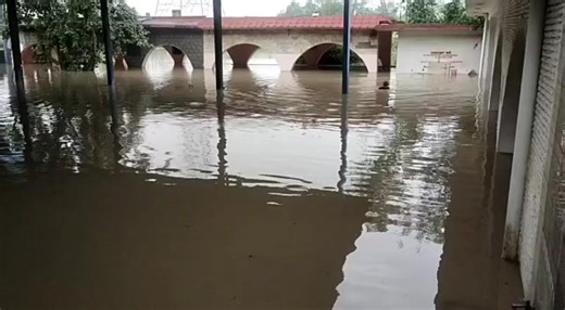 A view of Geeta colony Cremation ground in east Delhi today. #DelhiRains #DelhiFloods (TOI Video by Rajesh Mehta) | The Times of India