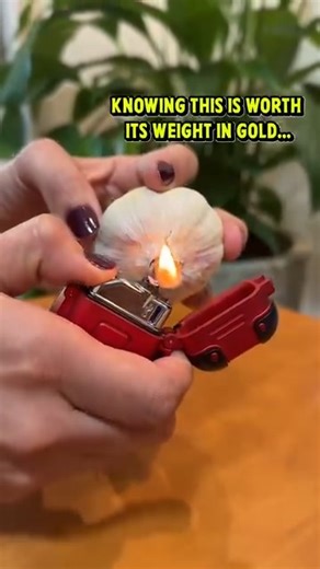 54K views · 238 reactions | My uncle taught me this garlic trick... and it’s genius! 龍 | My Tips Book | Facebook