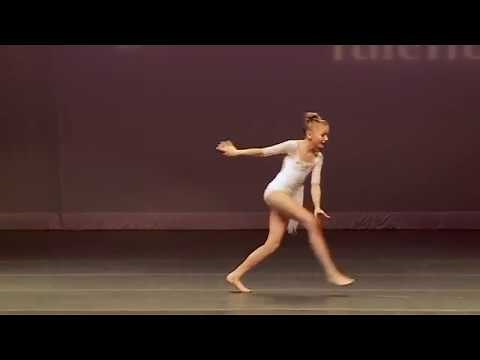 Dance Moms - Brynn Rumfallo - Evita (S7, E1)