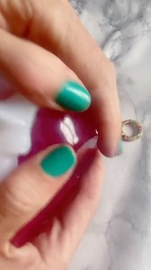 Ever seen a rose blooming inside a skull, frozen in time? This piece combines dark elegance with a splash of bold colour—a skull with a rose, floating on gold leaf and hot pink resin. The ultimate touch for gothic vibes this Halloween! Wishing you all a hauntingly Happy Halloween! 🎃🖤 #resinabout #altdecor #skulldecor #quirkyart #skullart #resinart #whattacombo #resinartist #colourfulartwork #quirkygifts #curiousoddities #somethingdifferent #whimsygoth #whimsy #ArtLovers #skullartistry #Odditie