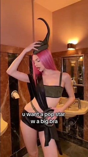 one of my fav looks from the videoooo 💕💕🧘🏼‍♀️🧘🏼‍♀️