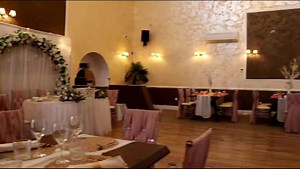 Restaurantul Cornelius este cu siguranță cel mai frumos, modern și elegant restaurant românesc din Marea Britanie. Având parcare privată, program prelungit în weekend, o grădină de vară superbă, două săli și chiar un separeu VIP, ne asigurăm că experiența dvs. la restaurantul nostru va fi deosebită. De îndată ce pășiți în incinta noastră, veți fi captivați de atmosfera sofisticată și atenția la detalii în decorul nostru. Echipa noastră de bucătari talentați pregătește fiecare fel de mâncare cu m