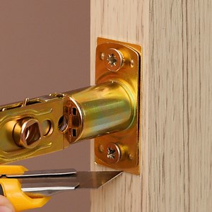 88K views · 235 reactions | Easy Lock Installation Idea Thanks for watching! Please be aware that this video is for entertainment purposes only and techniques shown should not be attempted at home! | Crafty School | Facebook