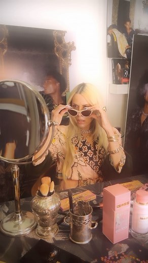 Gela Nash-Taylor on Instagram: "Massive amounts of love, gratitude and thanks to the QUEEN @patmcgrathreal ✨💗 To every obsessed makeup junkie out there— trust me, this making is EVERYTHING!!!!! ✨ Tutorial coming soon ✨ #patmcgrath #glitter #glow #dewyskin"